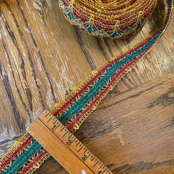 Vintage Woven Christmas Ribbon Garland Gold Red & Green 11 Yards Roll - Picture 3 of 3